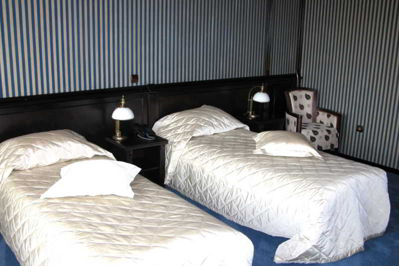 Attache Hotel Kiev Luaran gambar