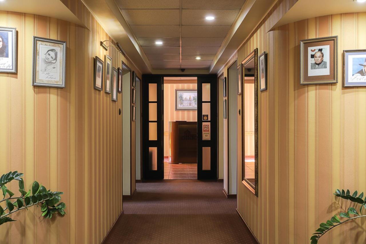 Attache Hotel Kiev Luaran gambar