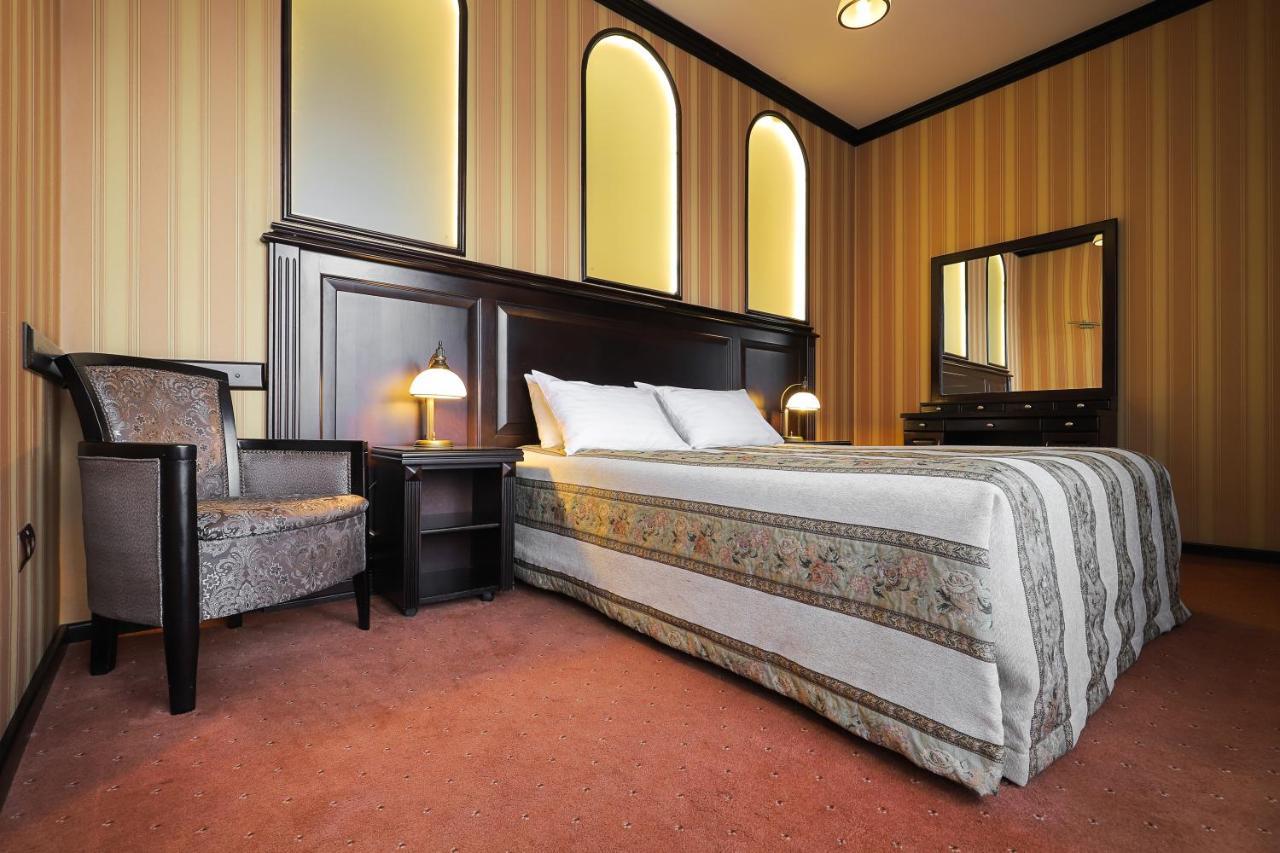 Attache Hotel Kiev Luaran gambar